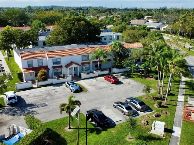 9435 NW 42nd St # 9435, Sunrise FL 33351