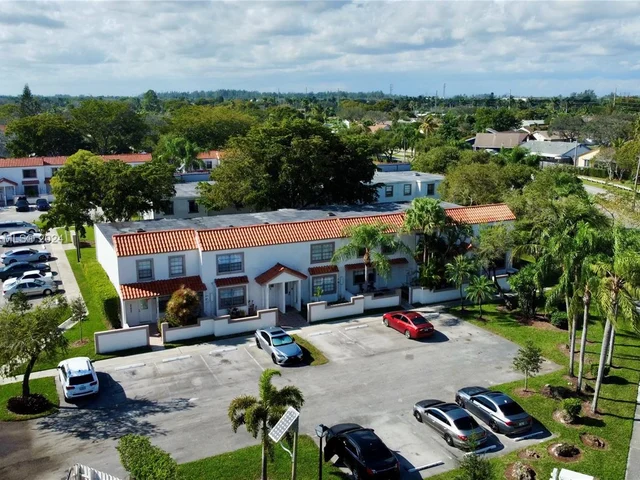 9435 NW 42nd St # 9435, Sunrise FL 33351