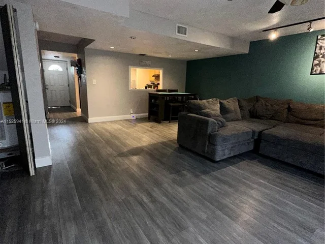 9435 NW 42nd St # 9435, Sunrise FL 33351