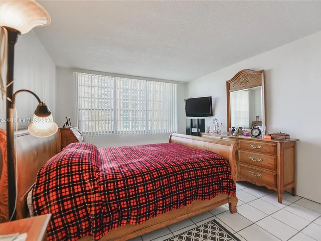 1865 NE 79th St Cswy # 5M, North Bay Village FL 33141