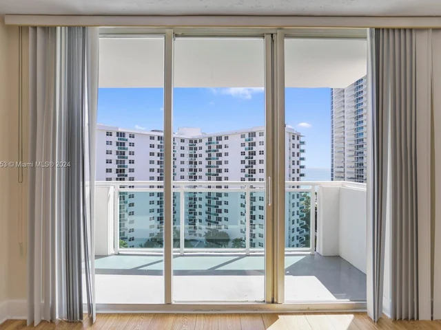 3000 S Ocean Dr # 1110, Hollywood FL 33019