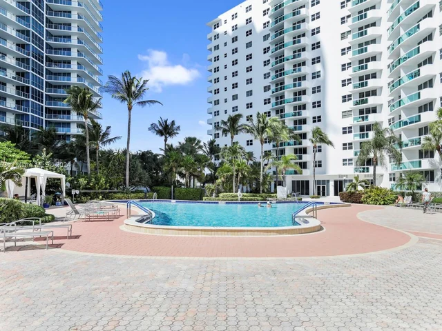 3000 S Ocean Dr # 1110, Hollywood FL 33019
