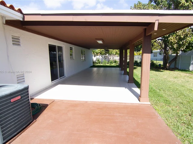 6815 SW 134th Ct, Miami FL 33183