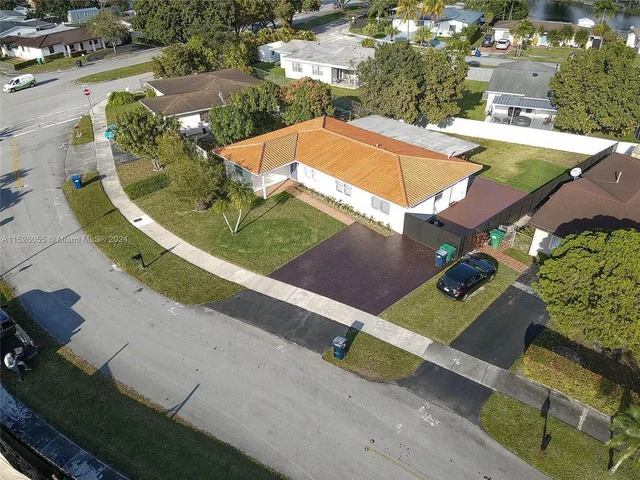 6815 SW 134th Ct, Miami FL 33183