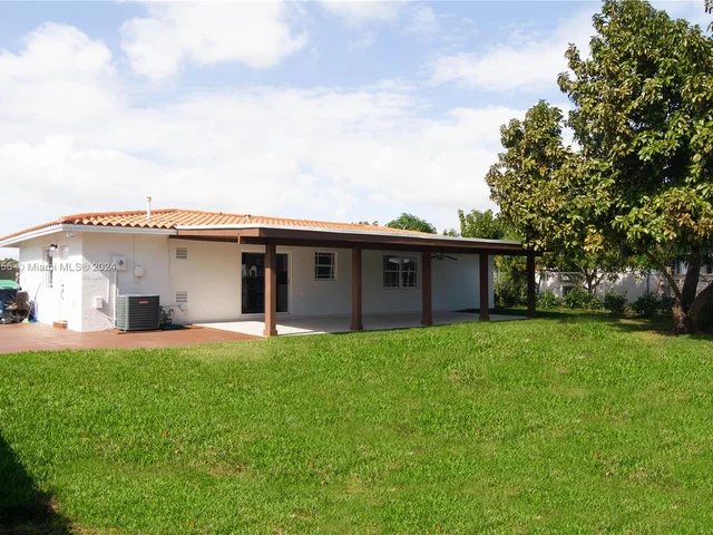 6815 SW 134th Ct, Miami FL 33183