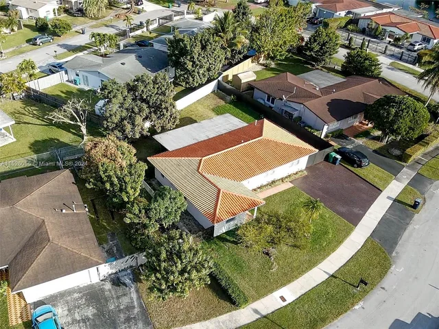 6815 SW 134th Ct, Miami FL 33183