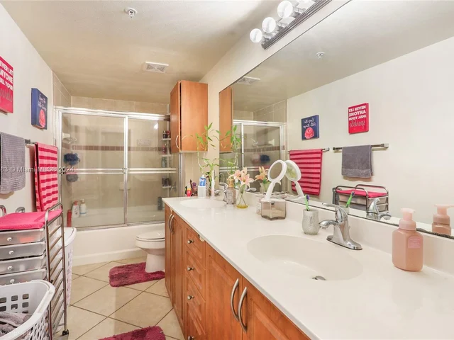 6434 Emerald Dunes Dr # 202, West Palm Beach FL 33411