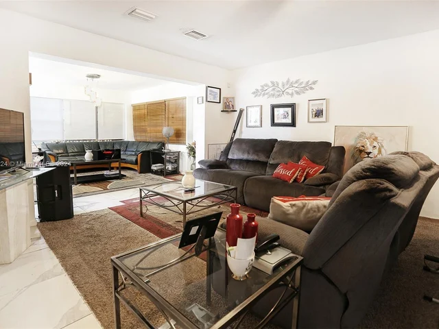 1124 NW 18th Ct, Fort Lauderdale FL 33311