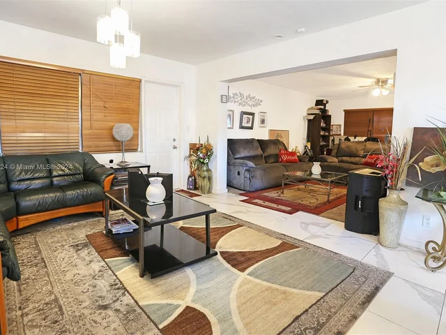 1124 NW 18th Ct, Fort Lauderdale FL 33311