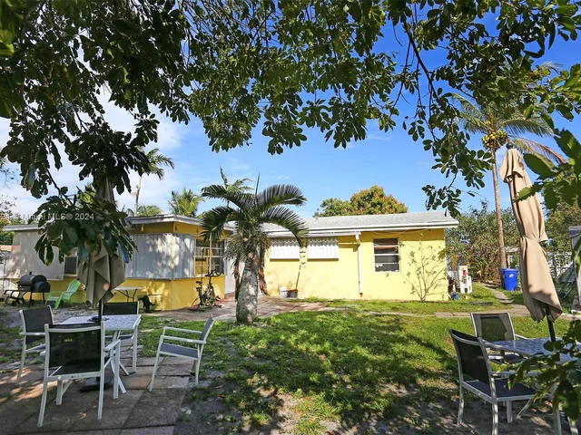1124 NW 18th Ct, Fort Lauderdale FL 33311