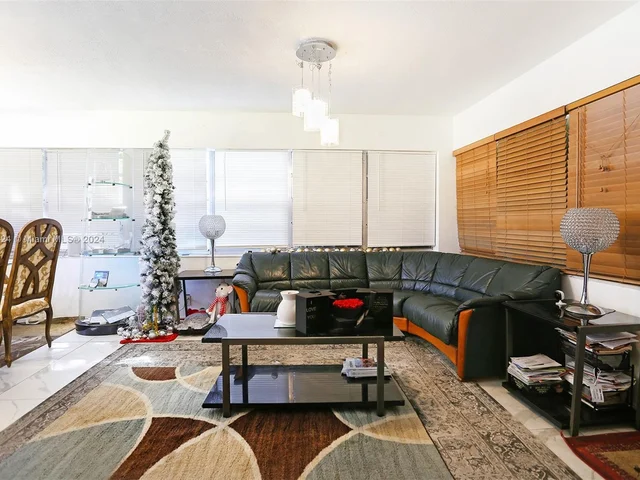 1124 NW 18th Ct, Fort Lauderdale FL 33311