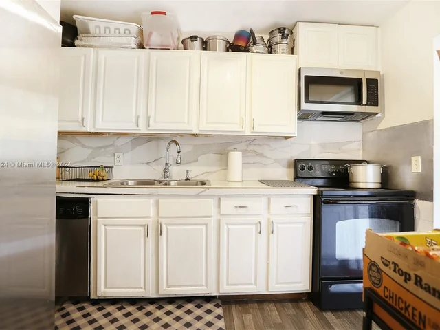 1124 NW 18th Ct, Fort Lauderdale FL 33311