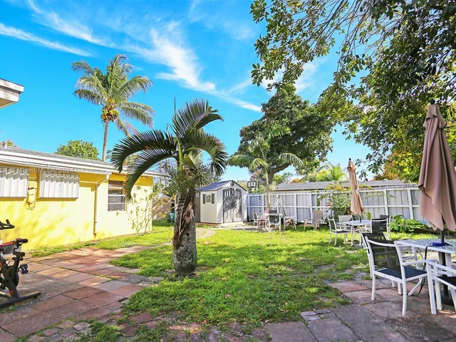 1124 NW 18th Ct, Fort Lauderdale FL 33311