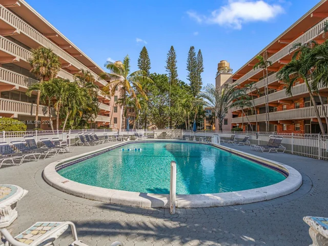 180 NE 12th Ave # 12E, Hallandale Beach FL 33009