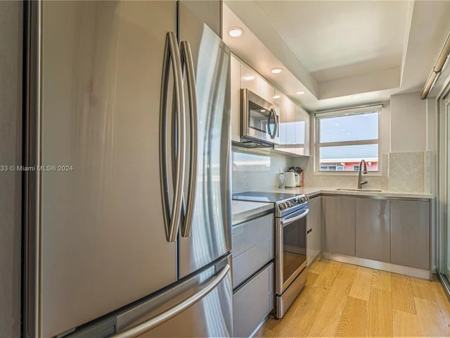 180 NE 12th Ave # 12E, Hallandale Beach FL 33009