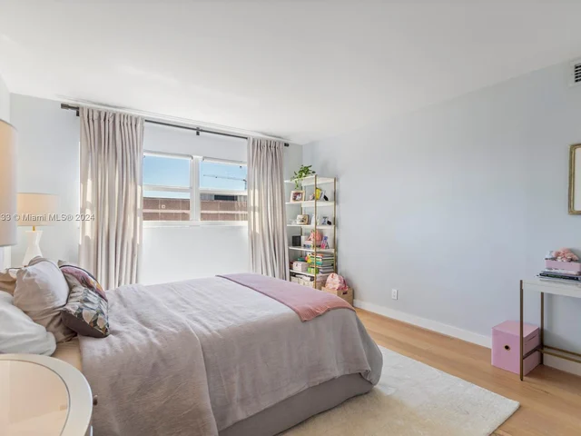 180 NE 12th Ave # 12E, Hallandale Beach FL 33009