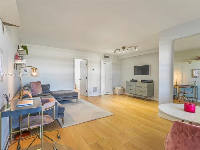 180 NE 12th Ave # 12E, Hallandale Beach FL 33009