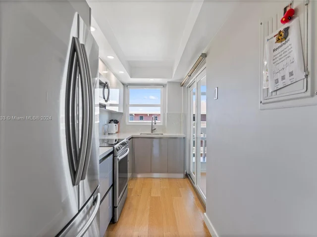 180 NE 12th Ave # 12E, Hallandale Beach FL 33009