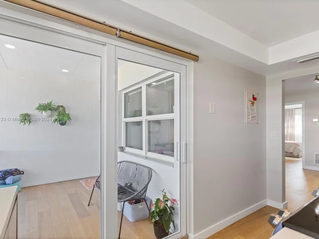 180 NE 12th Ave # 12E, Hallandale Beach FL 33009