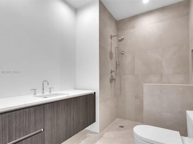 275 Giralda Ave # 6B, Coral Gables FL 33134