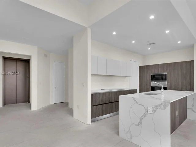 275 Giralda Ave # 6B, Coral Gables FL 33134