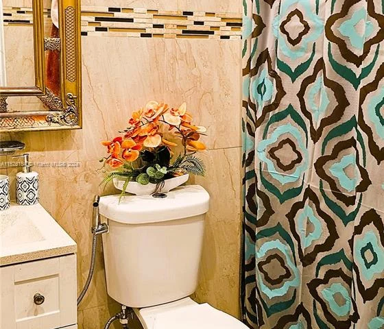 665 SE 7th Pl, Hialeah FL 33010