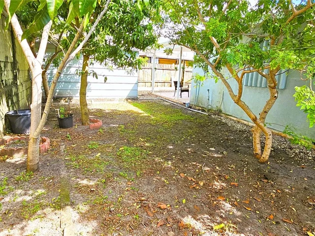 665 SE 7th Pl, Hialeah FL 33010