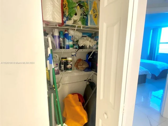 1155 Brickell Bay Dr # 2501, Miami FL 33131