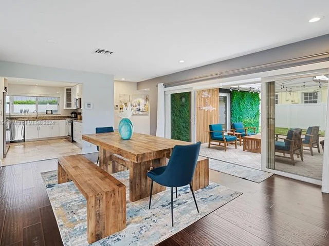 2200 SE 19 St, Fort Lauderdale FL 33316