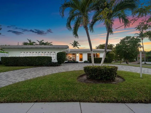 2200 SE 19 St, Fort Lauderdale FL 33316