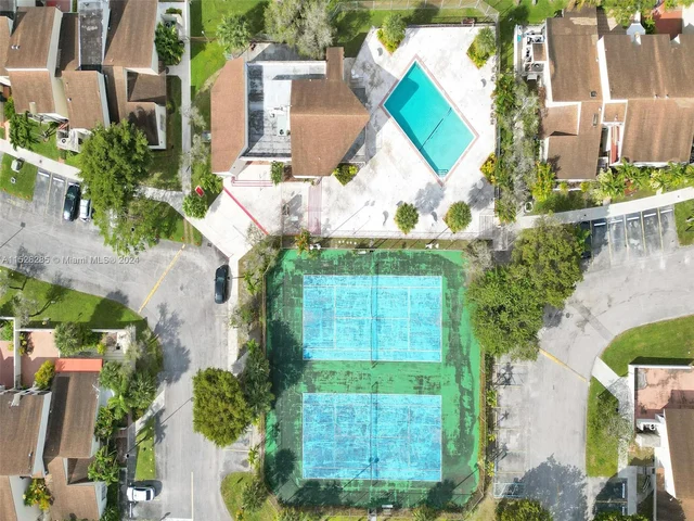 9139 Fontainebleau Blvd # 8, Miami FL 33172