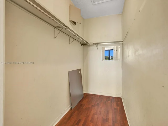 9139 Fontainebleau Blvd # 8, Miami FL 33172