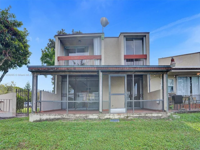 9139 Fontainebleau Blvd # 8, Miami FL 33172