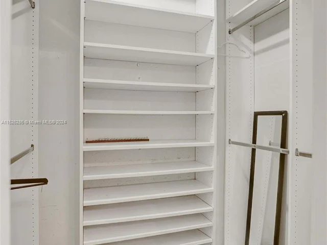 9139 Fontainebleau Blvd # 8, Miami FL 33172