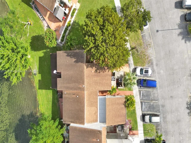 9139 Fontainebleau Blvd # 8, Miami FL 33172