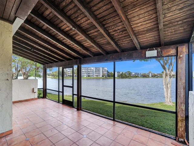 9139 Fontainebleau Blvd # 8, Miami FL 33172