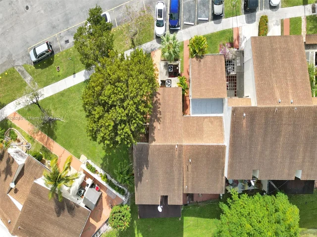 9139 Fontainebleau Blvd # 8, Miami FL 33172