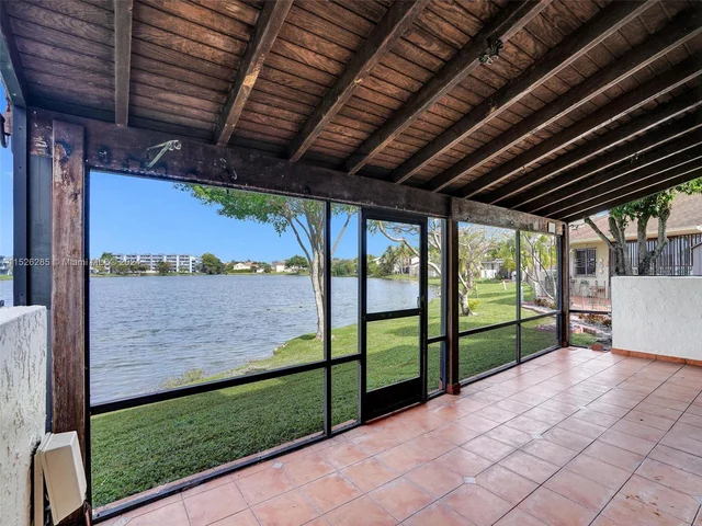 9139 Fontainebleau Blvd # 8, Miami FL 33172