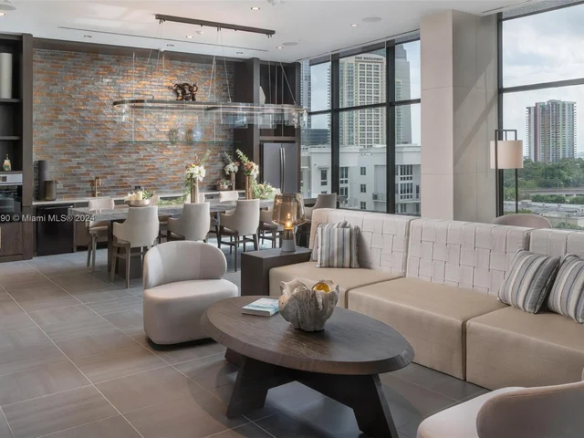 221 SW 12th St, Miami FL 33130