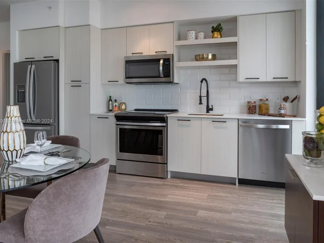 221 SW 12th St, Miami FL 33130