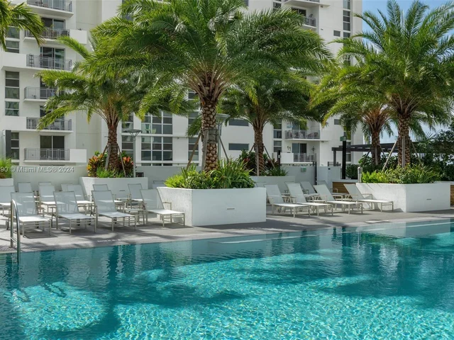 221 SW 12th St, Miami FL 33130