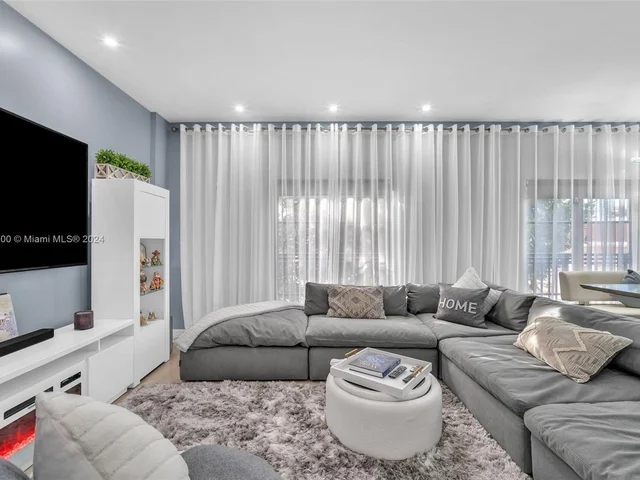 2401 N Ocean Blvd # 303, Fort Lauderdale FL 33305