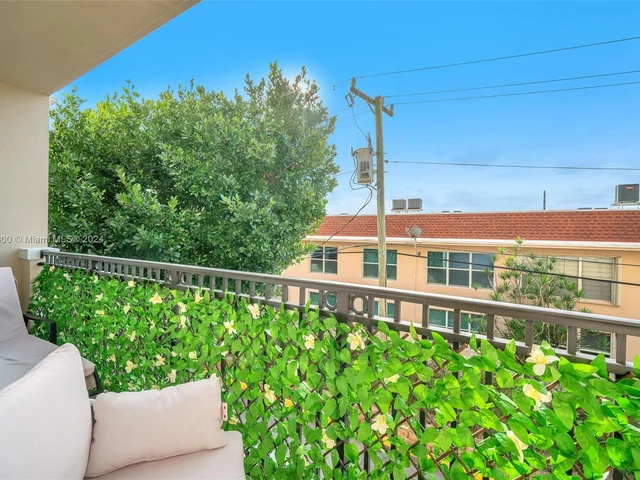 2401 N Ocean Blvd # 303, Fort Lauderdale FL 33305