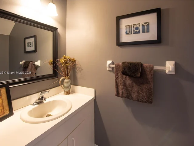 9008 NW 54th St # 9008, Sunrise FL 33351