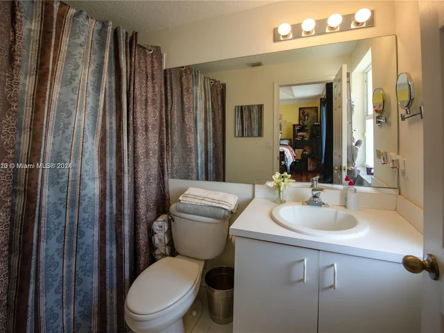 9008 NW 54th St # 9008, Sunrise FL 33351