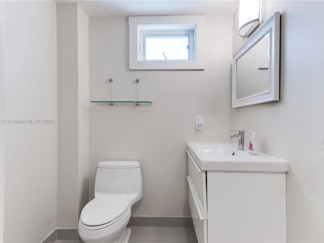 623 NE 8th Ave, Fort Lauderdale FL 33304