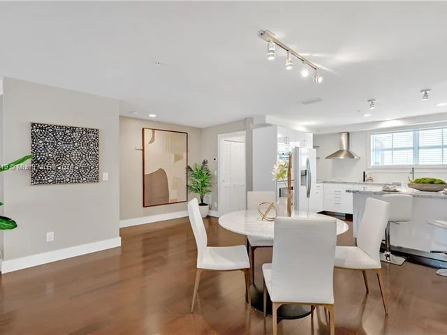 623 NE 8th Ave, Fort Lauderdale FL 33304