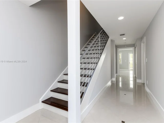 623 NE 8th Ave, Fort Lauderdale FL 33304