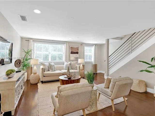 623 NE 8th Ave, Fort Lauderdale FL 33304