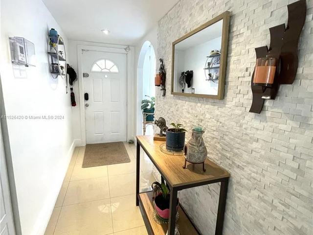 1744 NW 71st Ave # 117, Plantation FL 33313